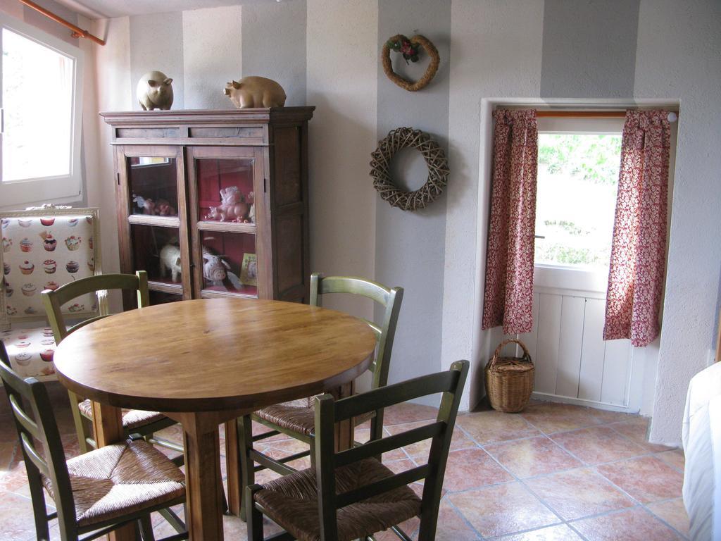 Maspitra B&B Besalú Værelse billede