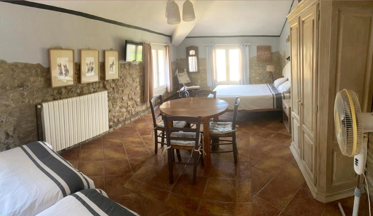 Maspitra B&B Besalú Eksteriør billede